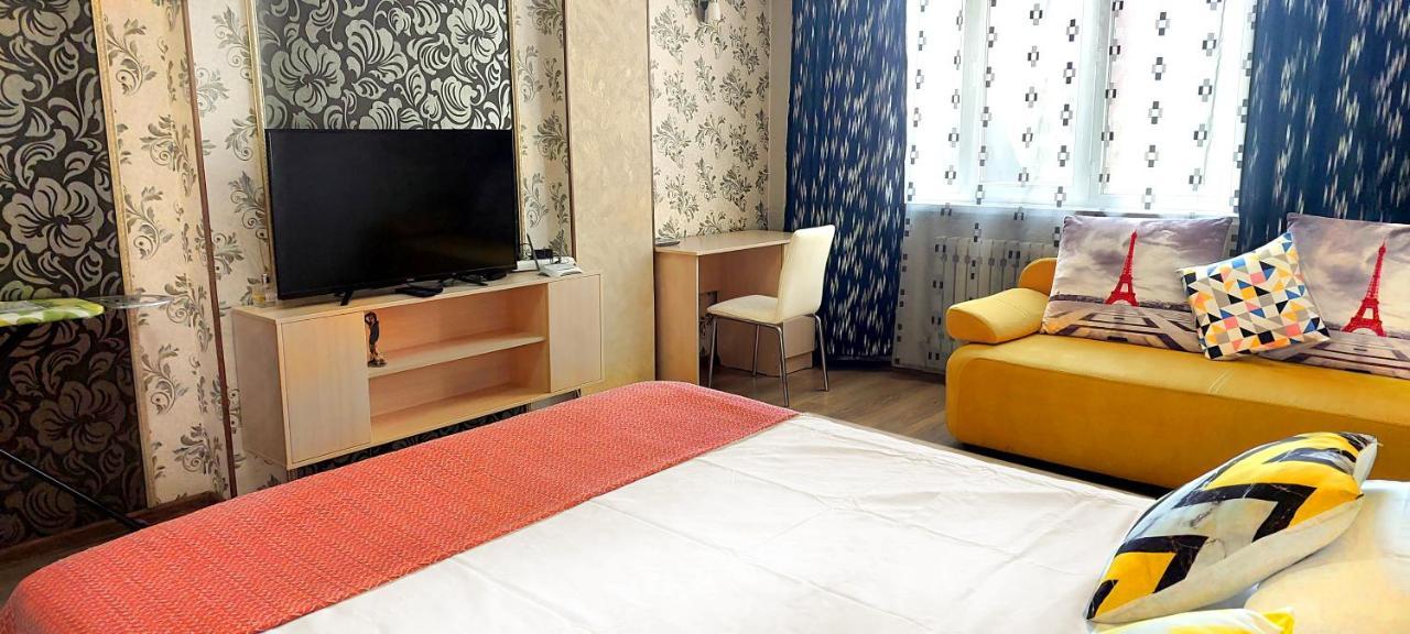 Apartment With Panoramic View In The Center Bishkek Exterior foto
